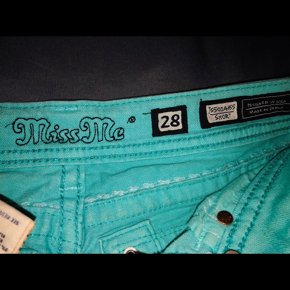 Shorts - Picture 3 of 5